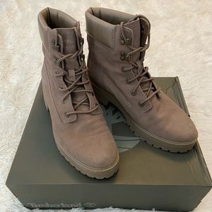 Women’s Timberland carnaby cool boots size US10 in taupe. Like new.